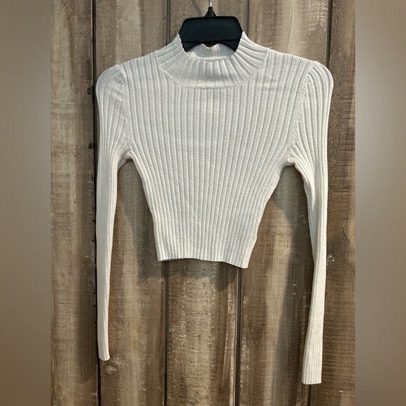 Kendall & Kylie crop ribbed turtleneck, XS - Picture 3 of 6